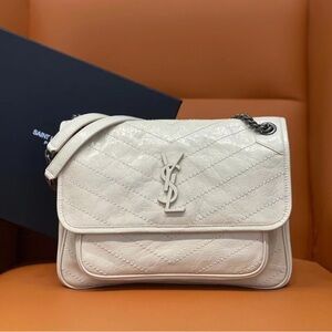 🧚🏻‍♀️YSL 🧚🏻‍♀️NIKI white medium Crinkled crossbody bag